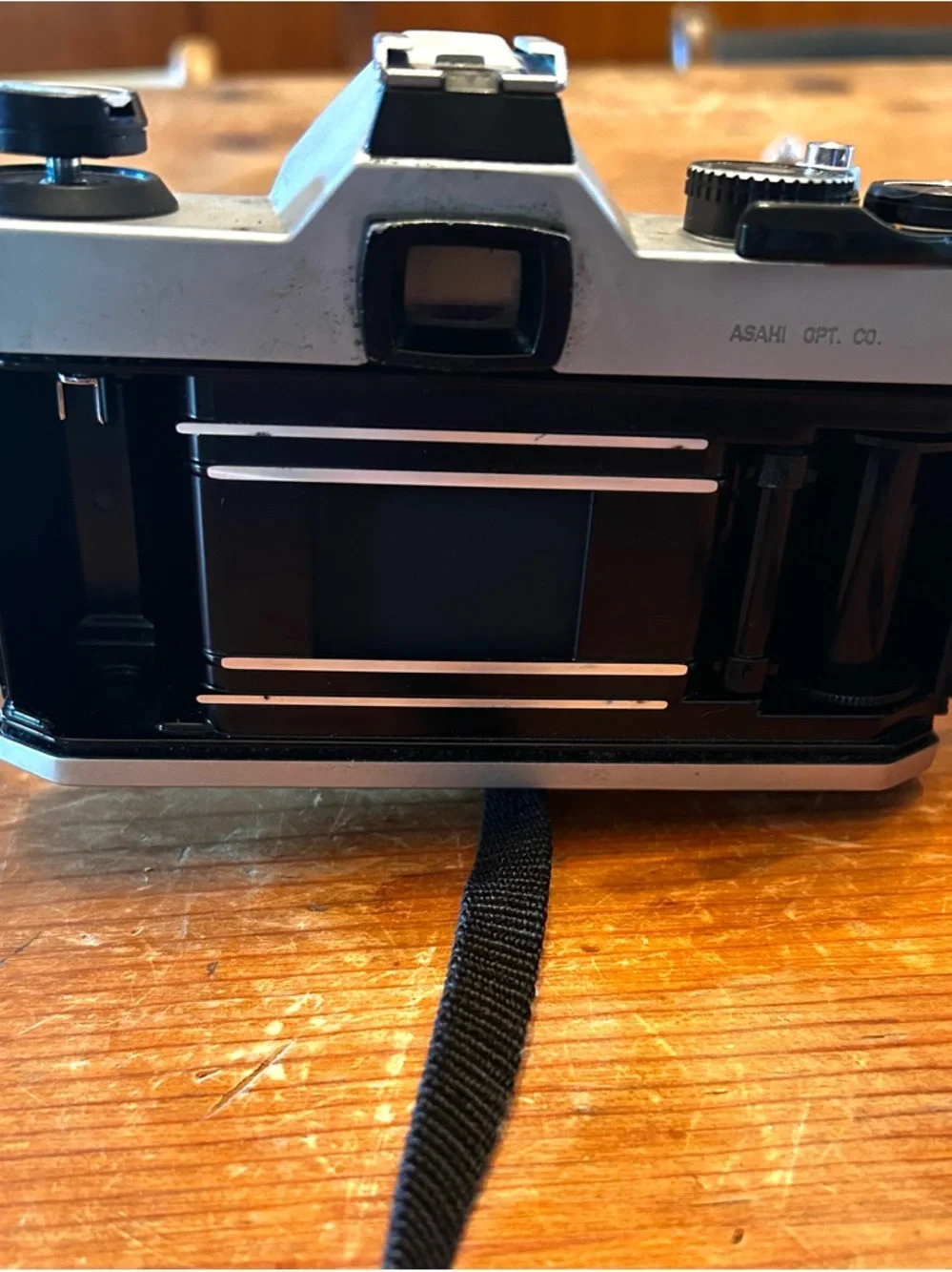 Asahi PENTAX K1000 SLR 35mm camera and Vivitar Series 1 macro-focusing zoom.